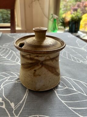 Source Unknown Brown and Cream Stoneware Sugar Jar with Lid
